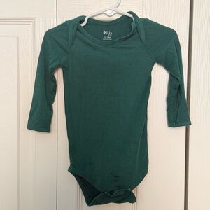 KYTE Baby - Dark Green L/S Onesie (12-18 months)